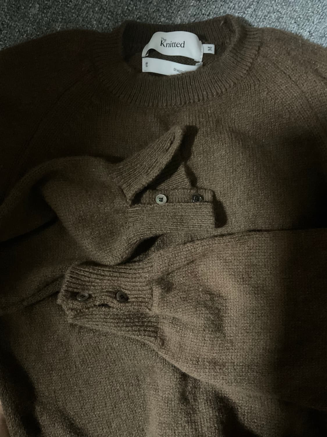 니티드 쉐기독 라운드 니트 브라운 상품이미지3