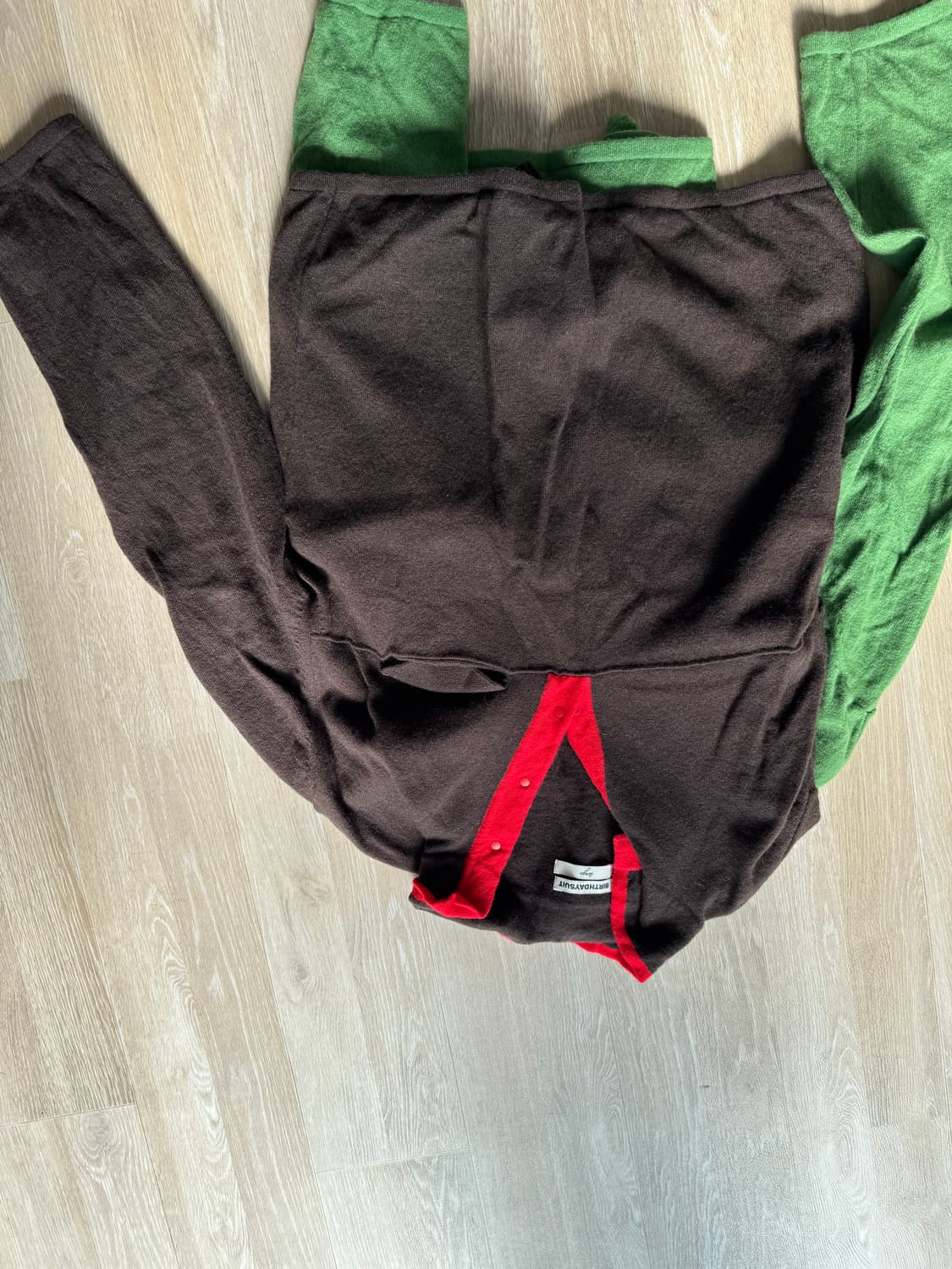 벌스데이수트 스냅풀오버니트 브라운,그린 라지 상품이미지1