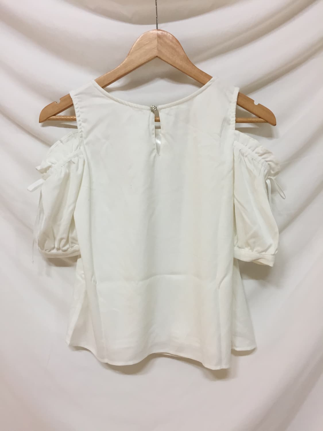 어깨 트임 리본 블라우스 상품이미지4