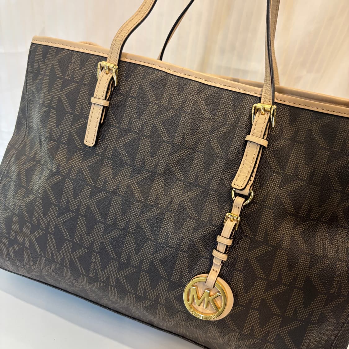 정품 마이클코어스 가죽 숄더백     상품이미지3