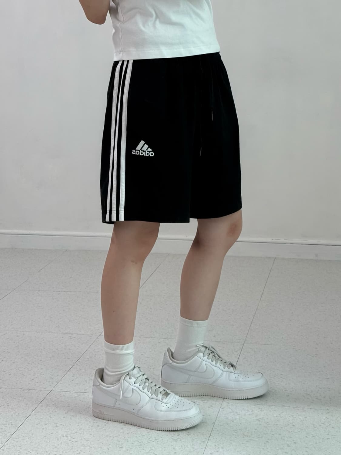 아디다스 블랙 삼선 반바지 상품이미지2