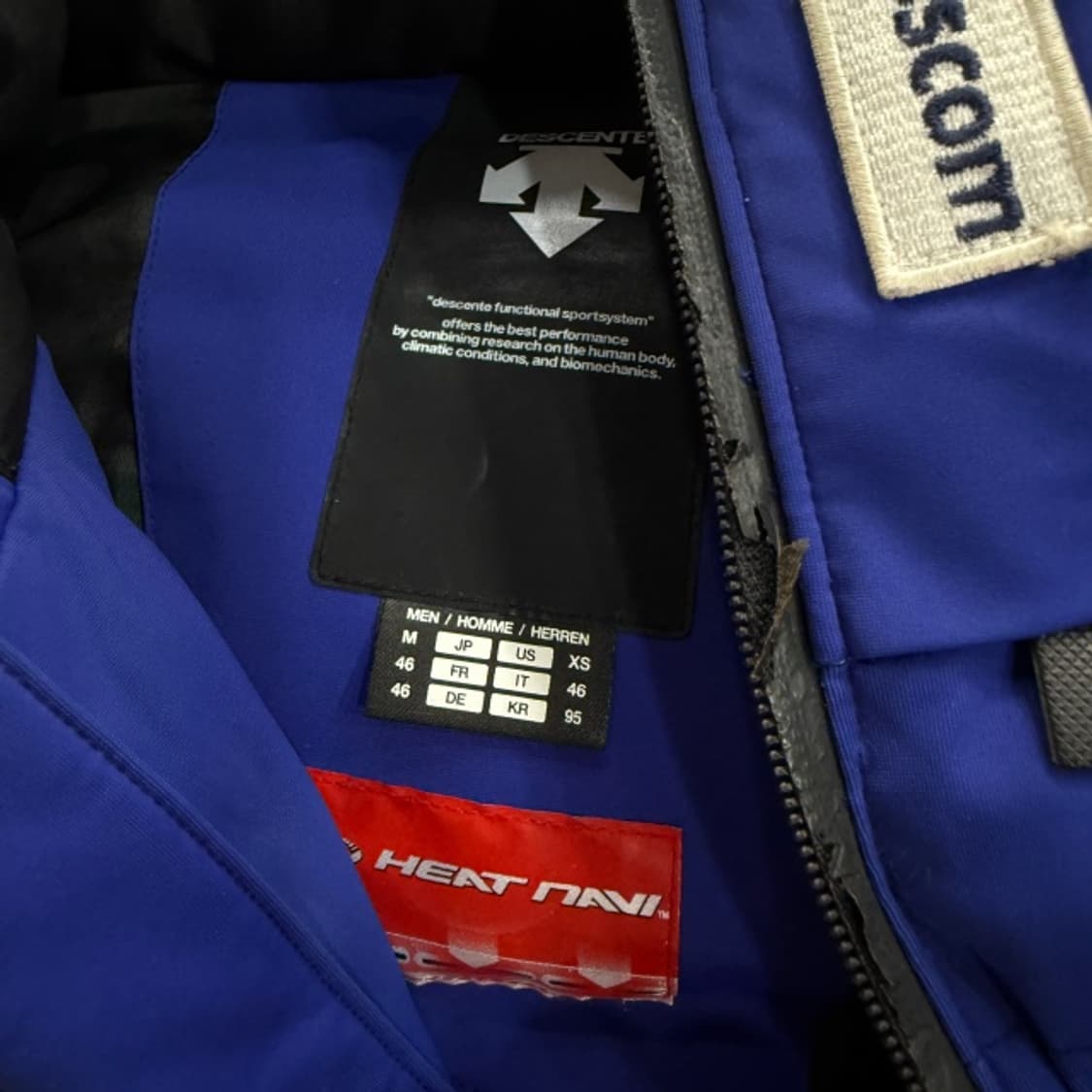 95 데상트 아우디 패딩조끼 상품이미지4