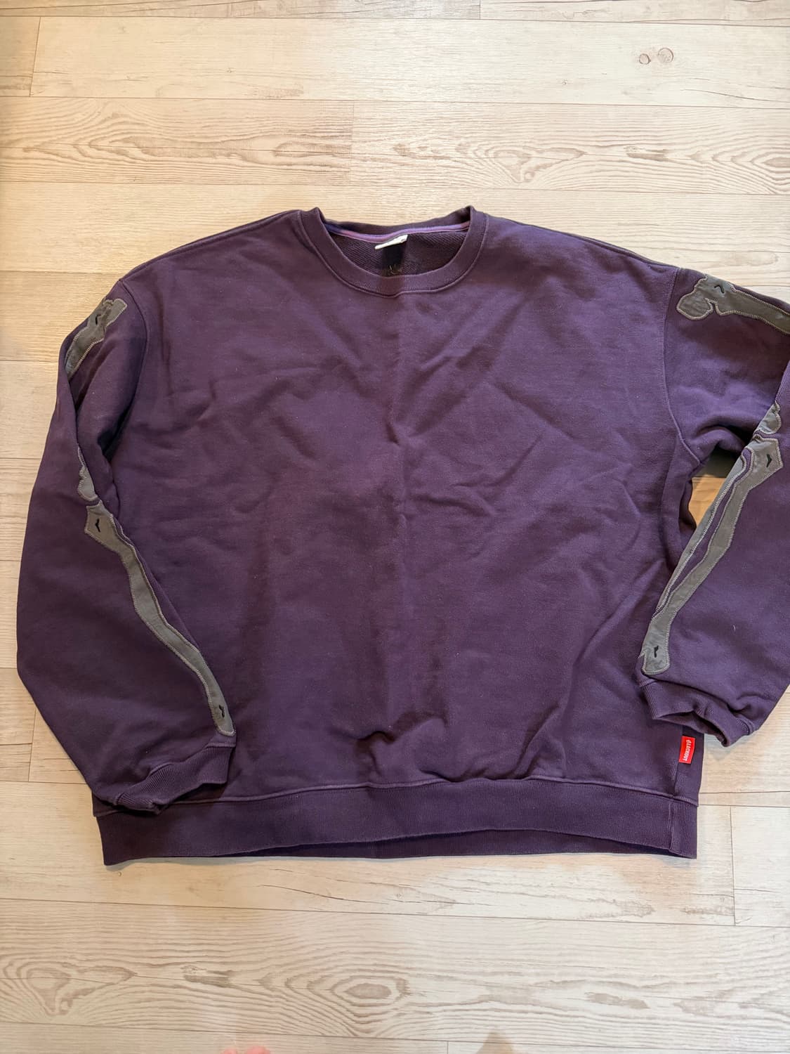 블랙아웃 본 스웻셔츠 상품이미지1