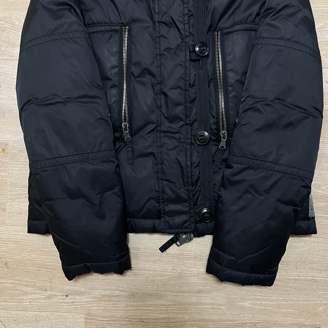 캘빈클라인 진스 여성 덕다운 로고 프린팅 패딩 점퍼 [블랙] S/90 상품이미지3