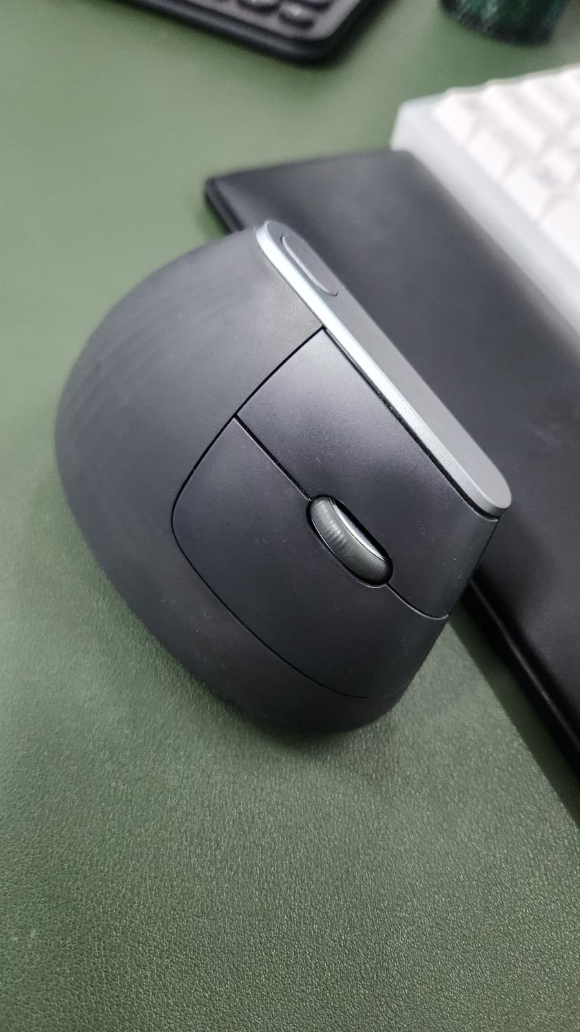 # 로지텍 MX Vertical 버티컬 마우스 / 인체공학마우스 어고노믹 상품이미지6