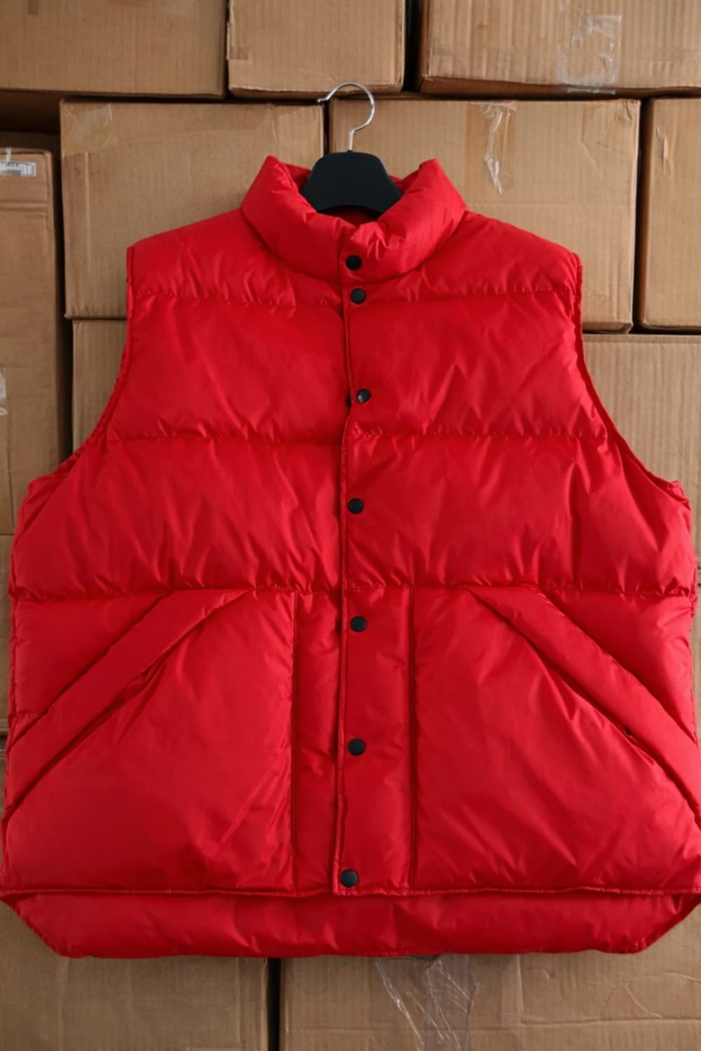 블랙아웃 다운베스트 m사이즈 팝니다 상품이미지1