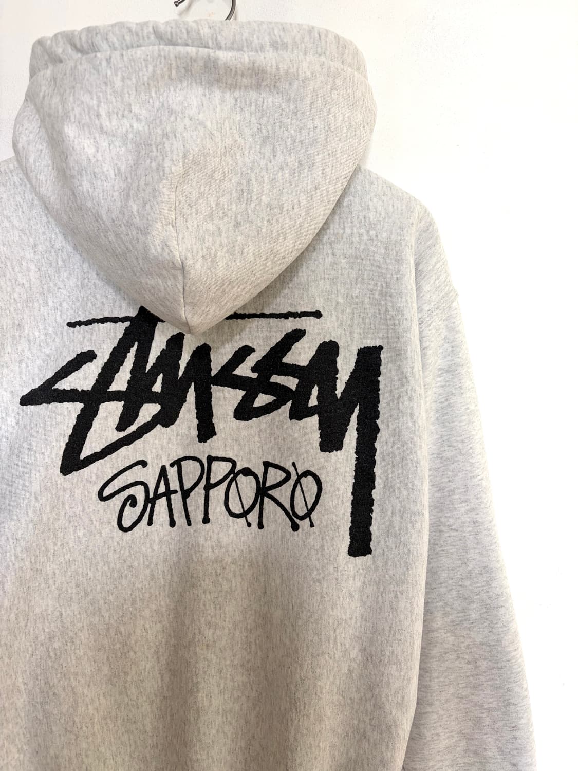 스투시(Stüssy) 삿포로 챕터 한정판 후드 집업 상품이미지2