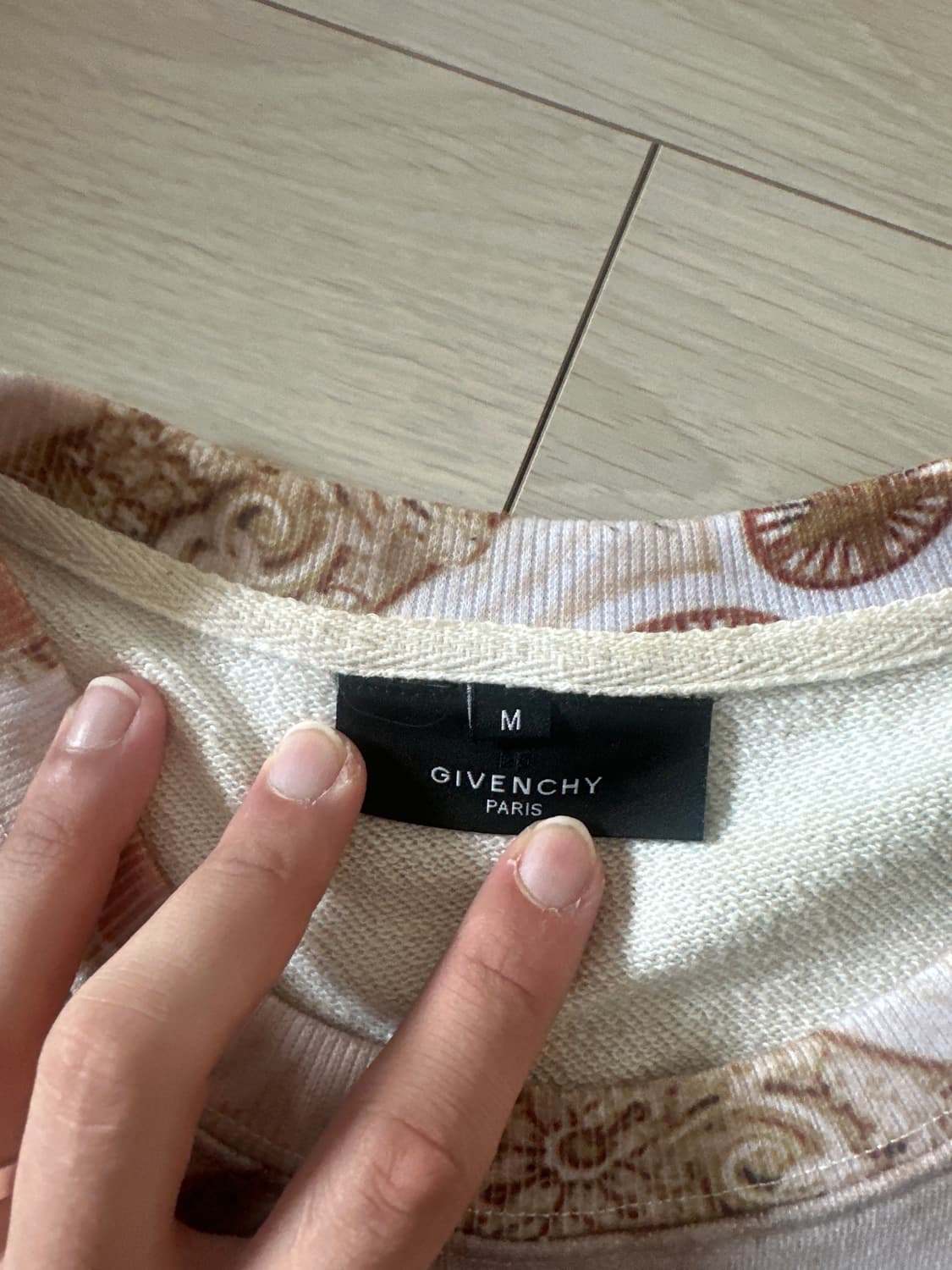 지방시 맨투맨 상품이미지2