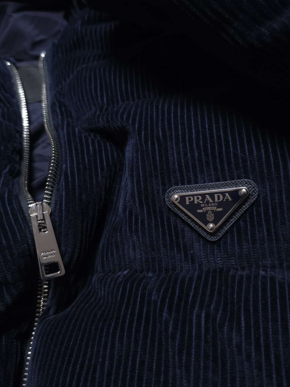 [50] 프라다 코듀로이 패딩 네이비(SGC072) 상품이미지3