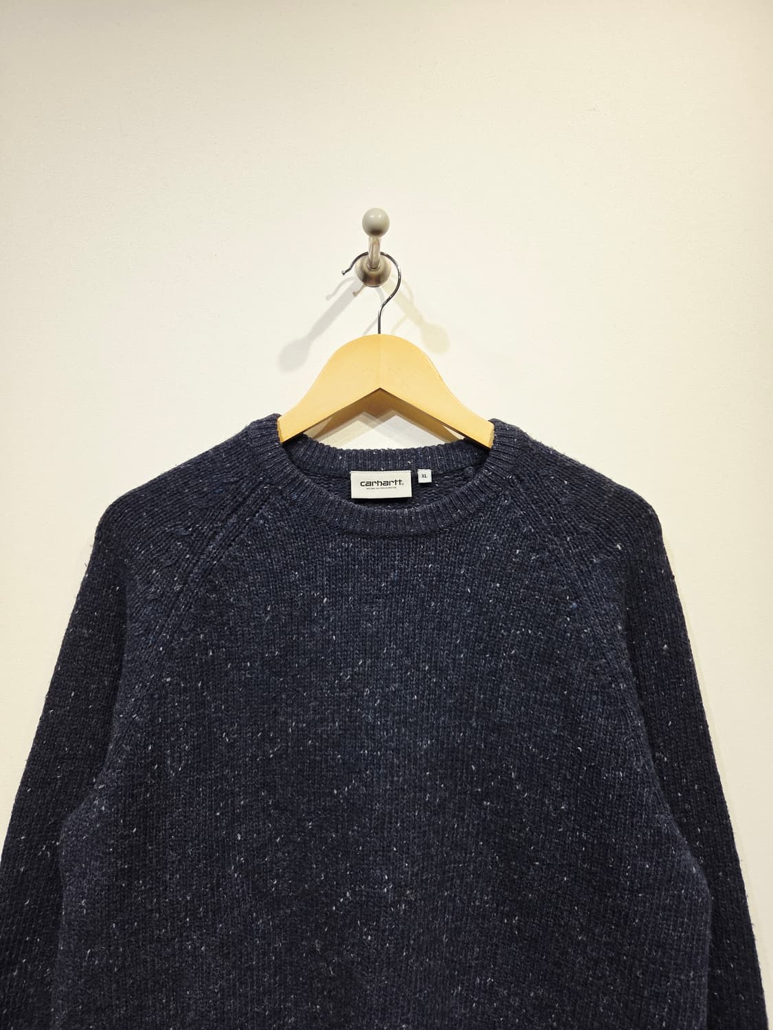 칼하트 WIP 앵글리스틱 스웨터 네이비 상품이미지3