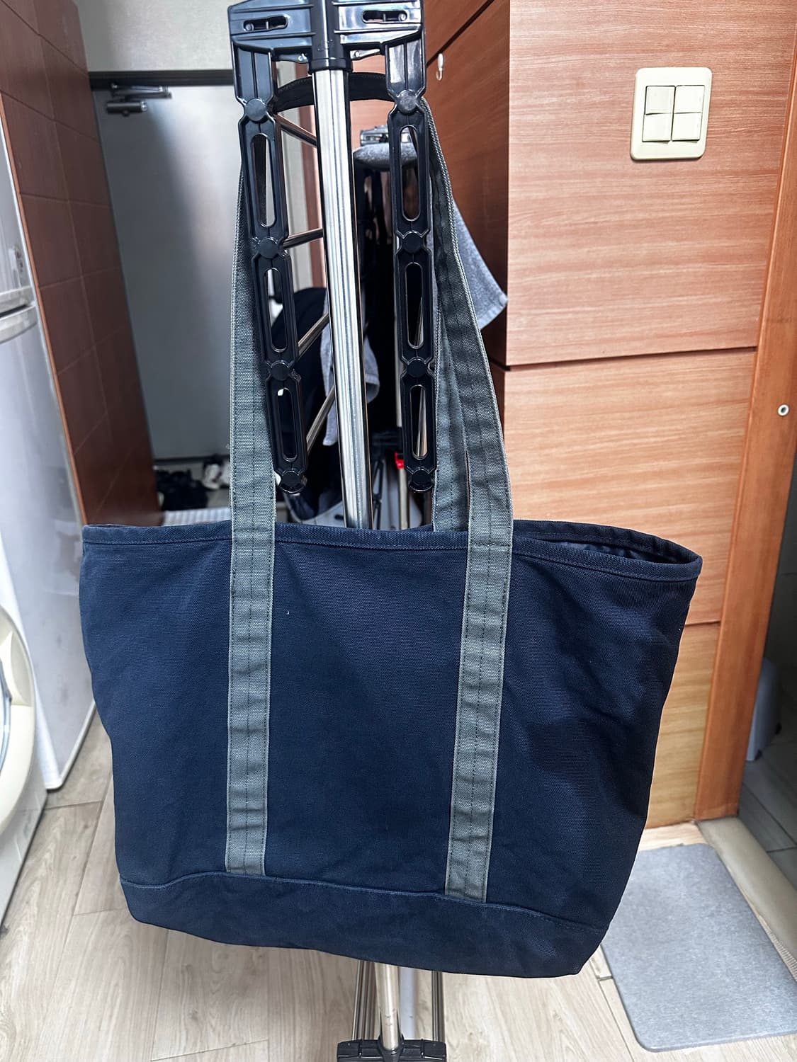 디스이즈네버댓 25FW 캔버스 토트백 네이비 상품이미지2