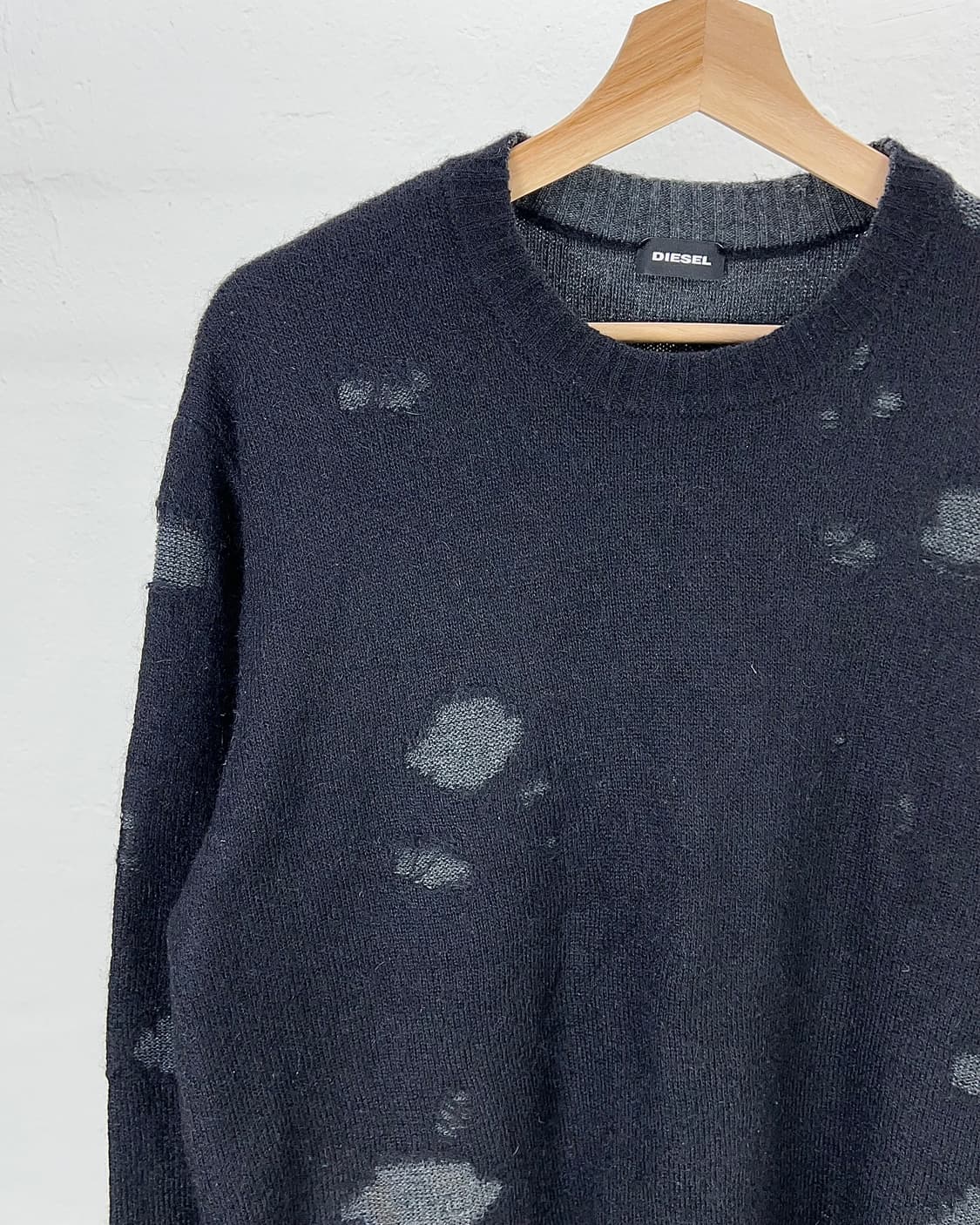 디젤 18aw 블랙 투페이스 그런지 울 블렌드 니트 스웨터 상품이미지2