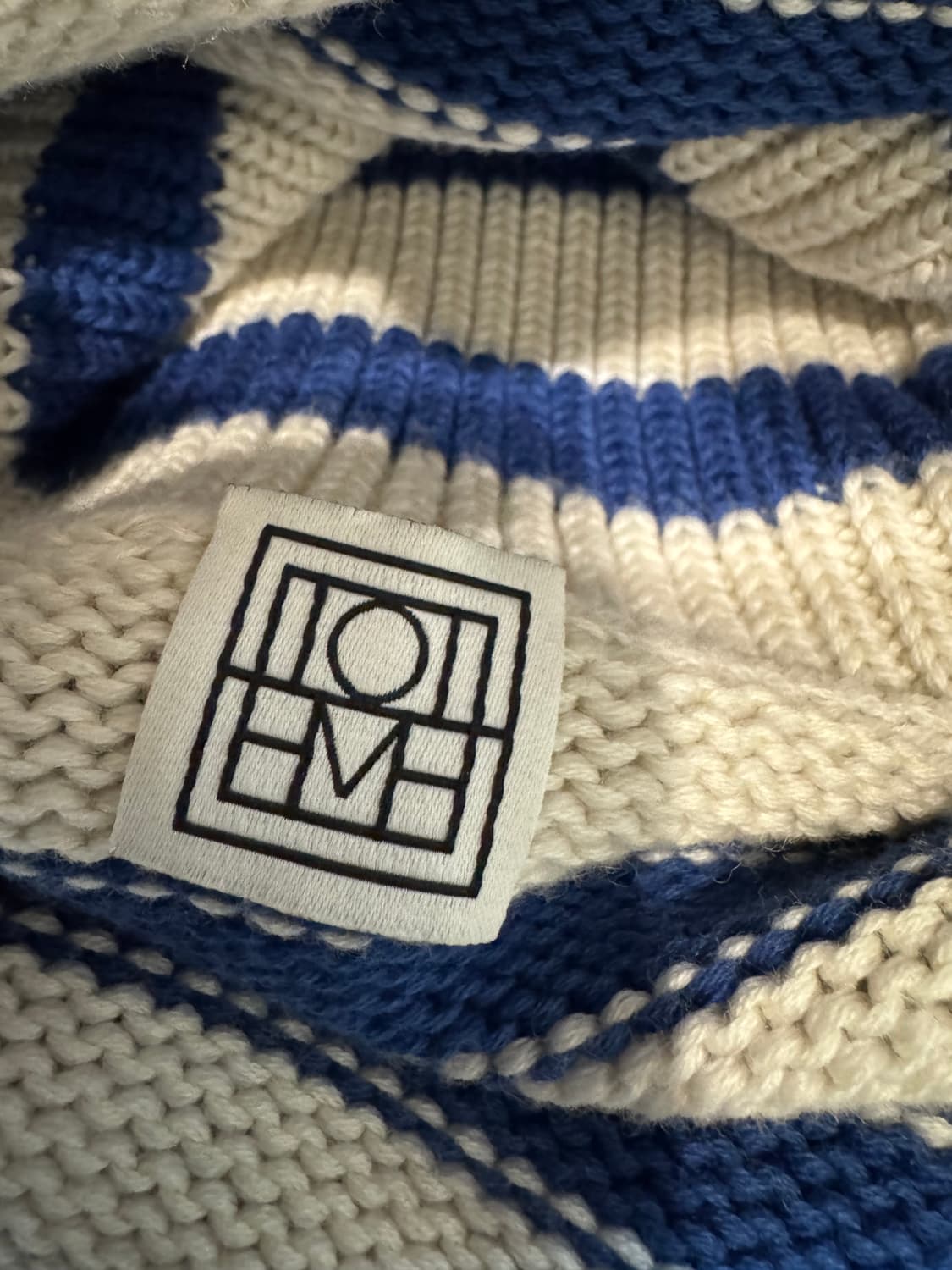 토템 시그니쳐 스트라이프 터틀넥 상품이미지8