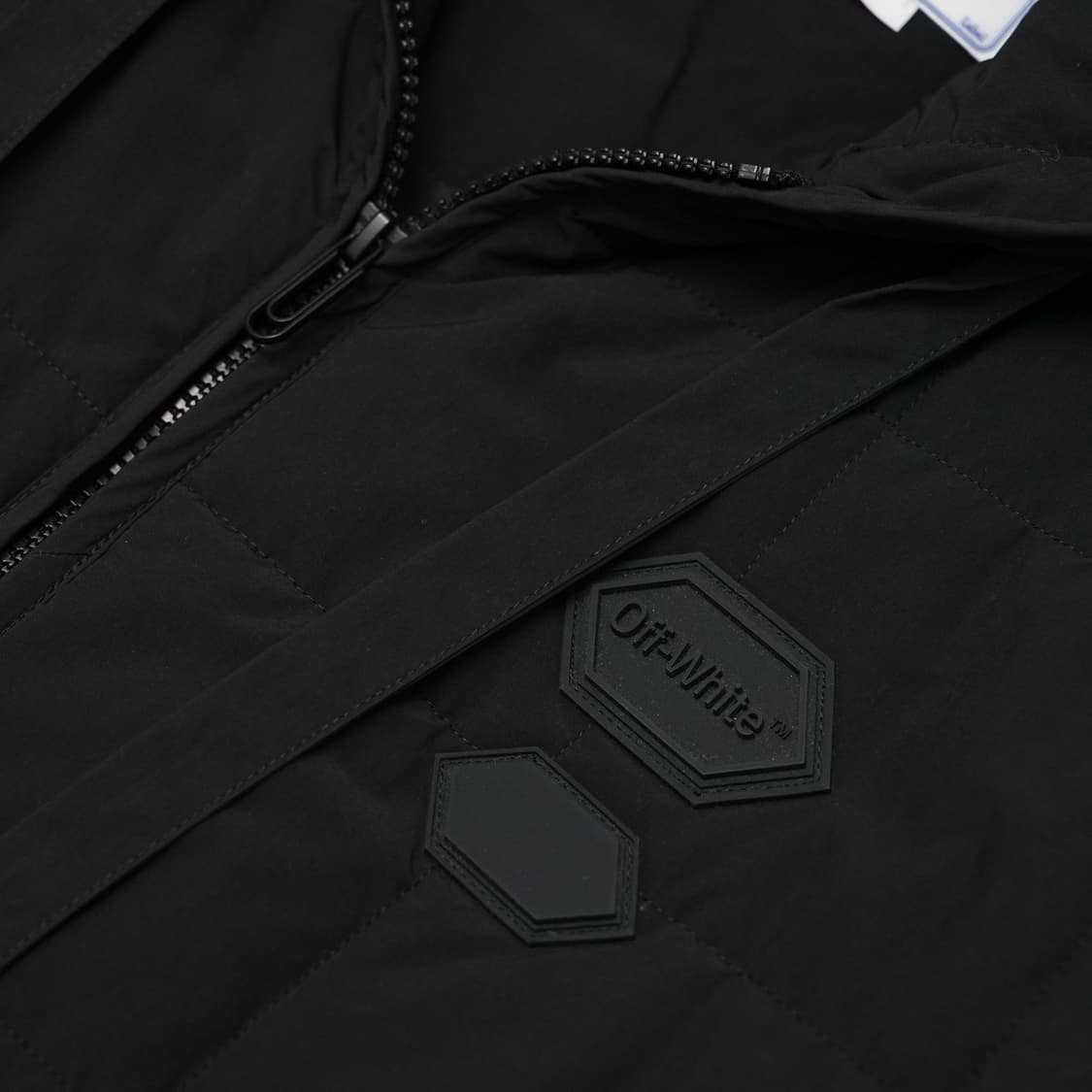 [L] 오프화이트 퀄티드 후드 자켓 블랙 상품이미지3