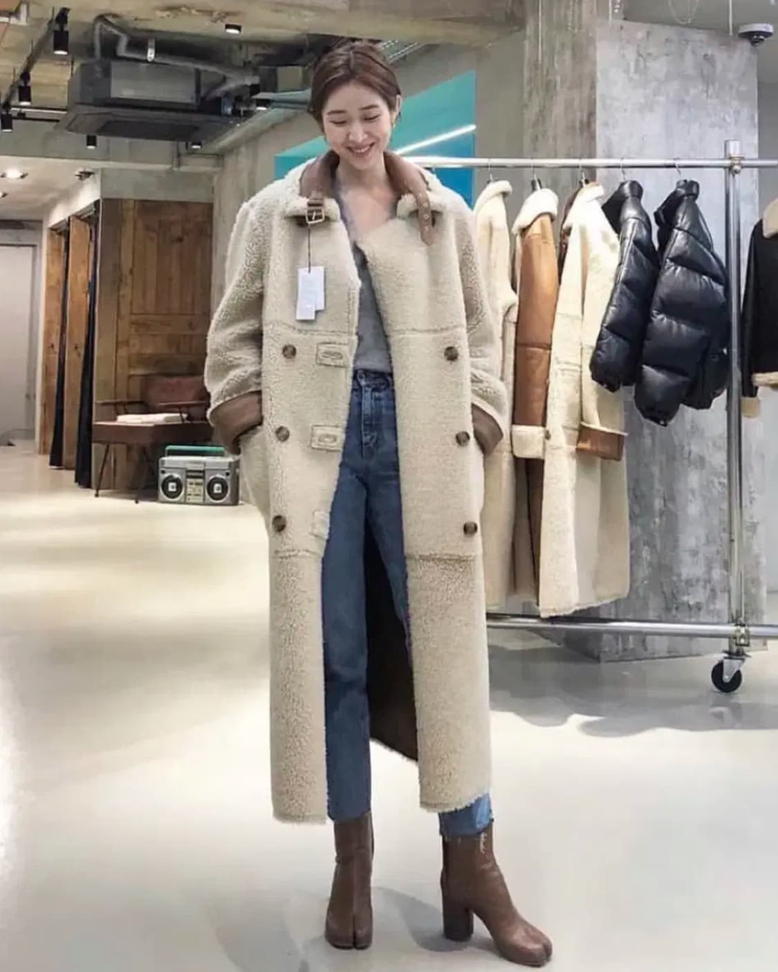 차정원착용 인스턴트펑크 리버시블 롱무스탕1Size (정가198만원) 상품이미지2