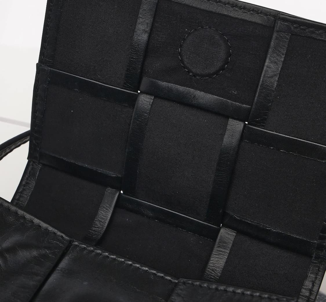 [S급] 보테가베네타 미니 레더 카세트백 판매합니다!!! 상품이미지6