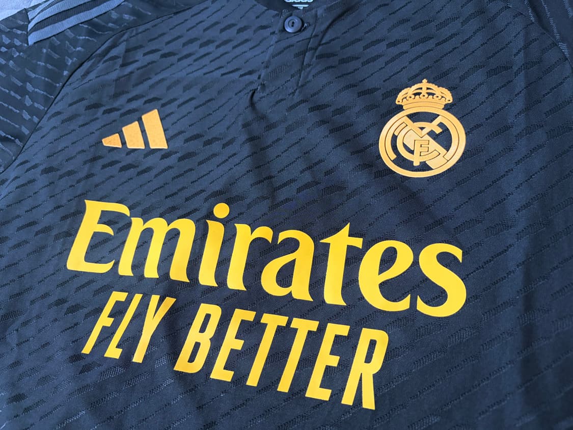 23/24 레알 마드리드 써드 어센틱 유니폼 상품이미지2