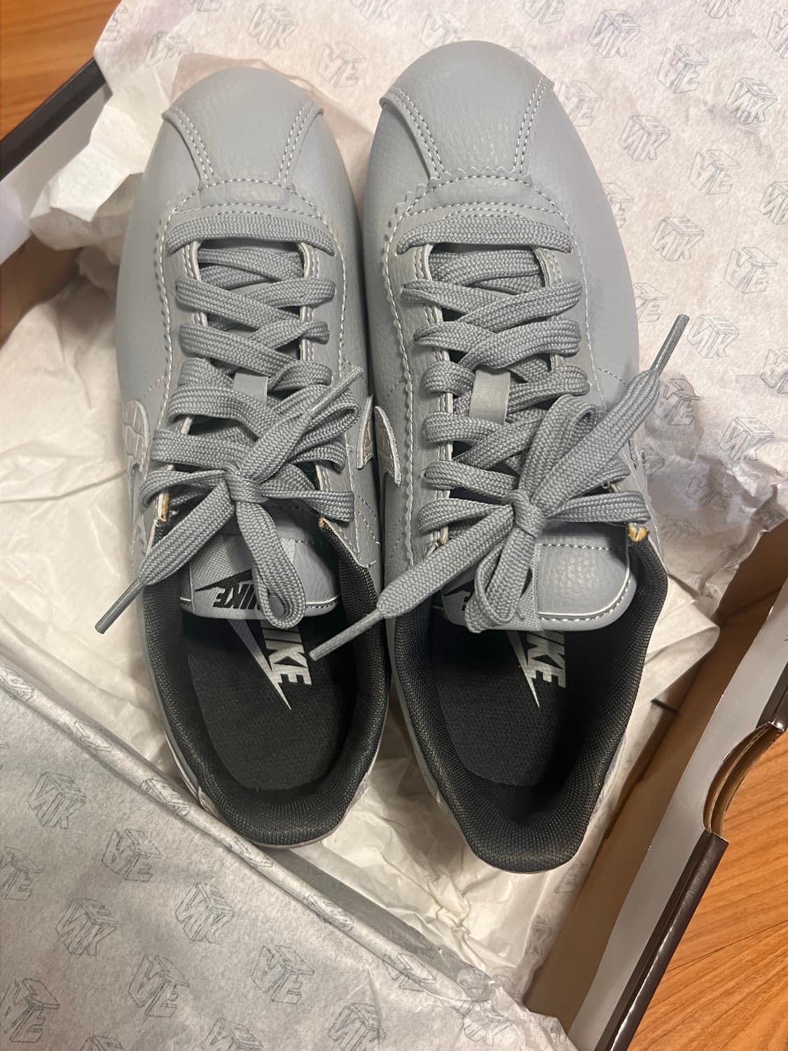 나이키 코르테즈 회색 새제품 상품이미지3