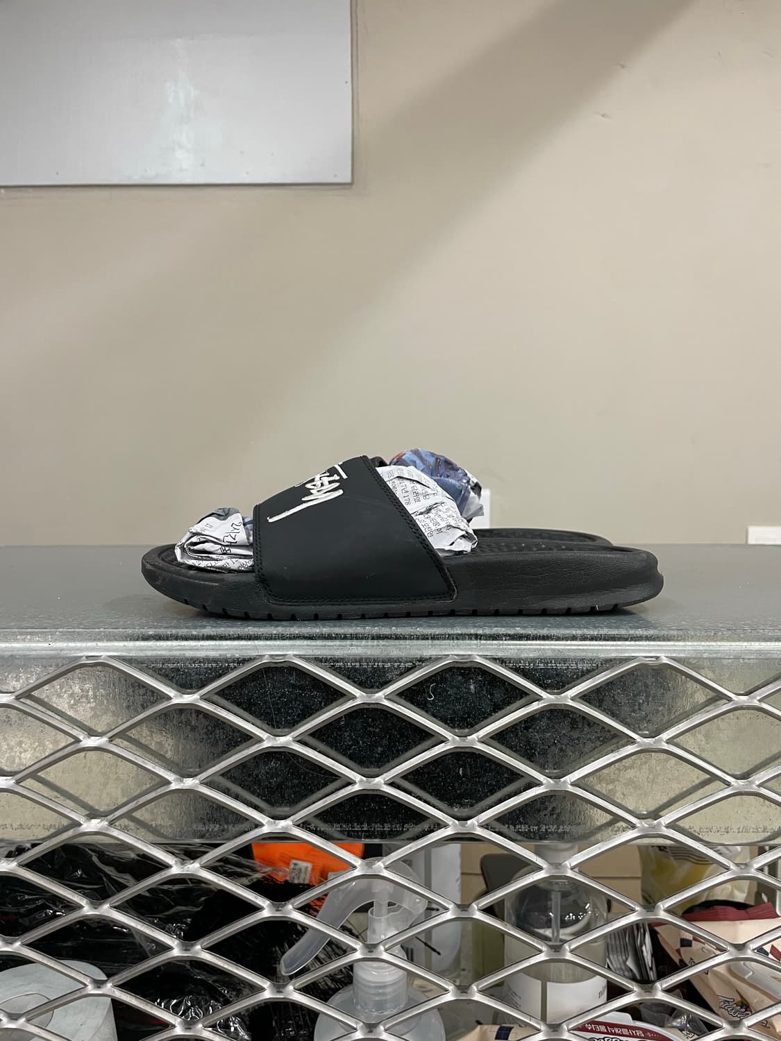 스투시x나이키 베나시 슬라이드 240 상품이미지1