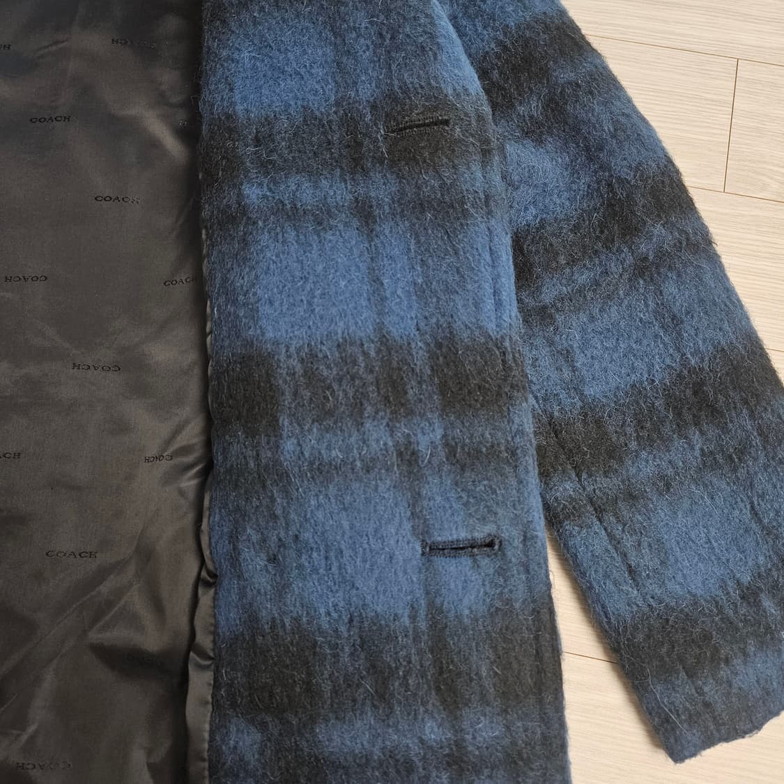 코치 체크 네이비 코트 상품이미지6