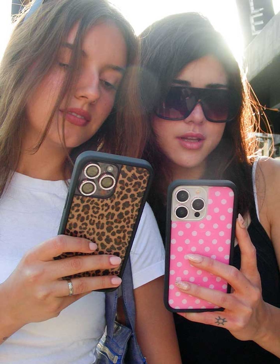 Wildflower 와일드플라워 Polka Dot 아이폰 15프로 케이스 상품이미지6