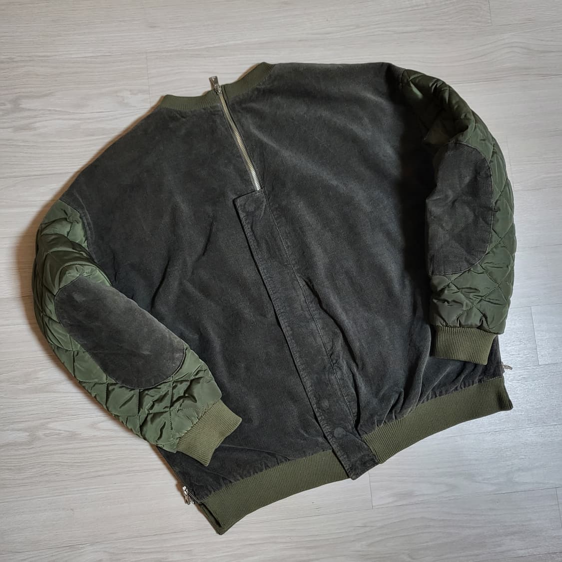 카키 퀼팅 맨투맨 상품이미지3