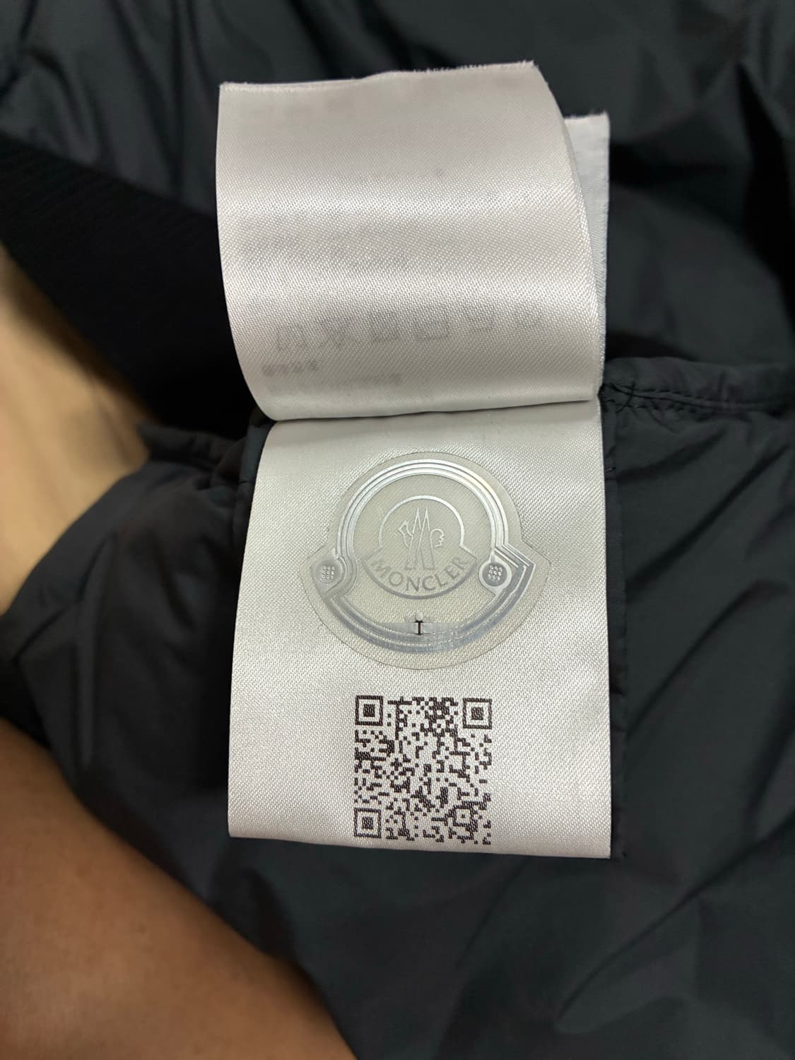 몽클레어 패딩 코튼 집업 가디건 블랙 - 24SS (M) 상품이미지7