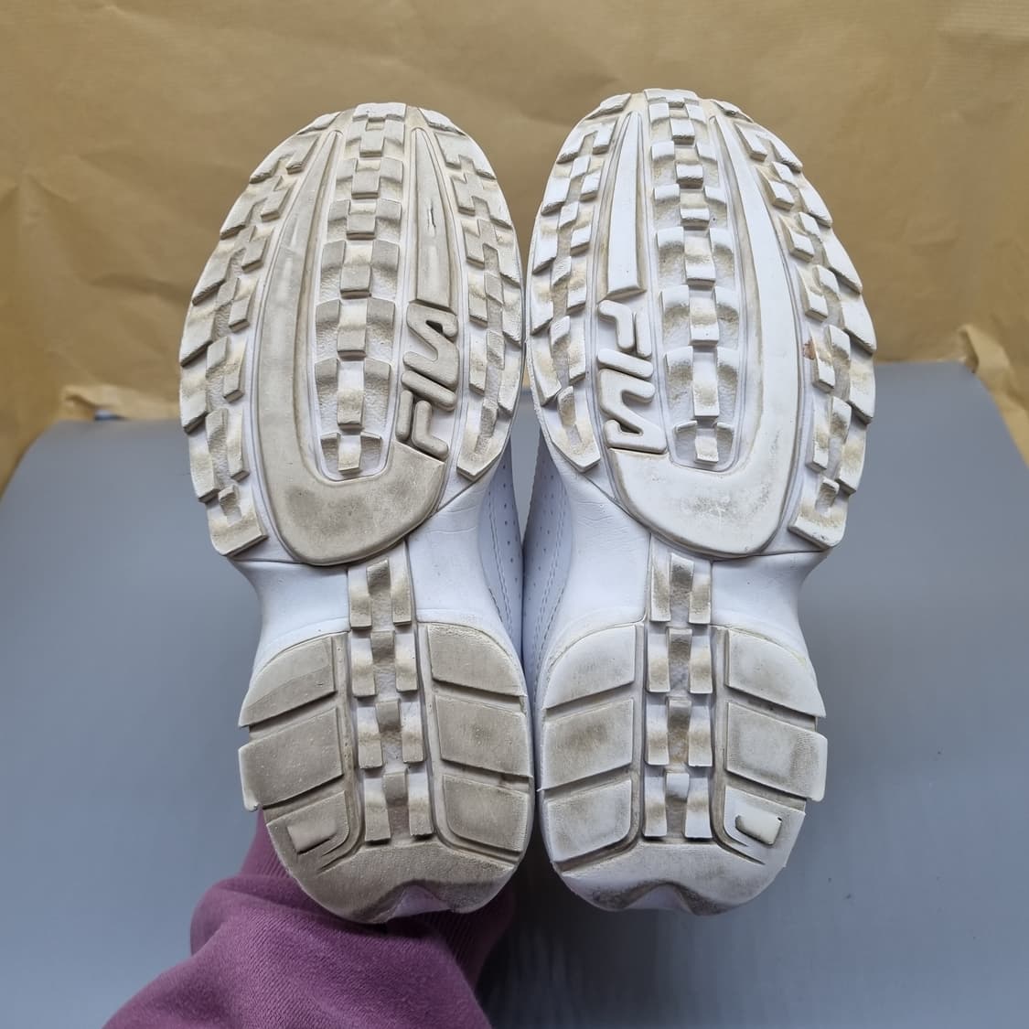 휠라 디스럽터2 테이피테잎 여성운동화235  상품이미지3