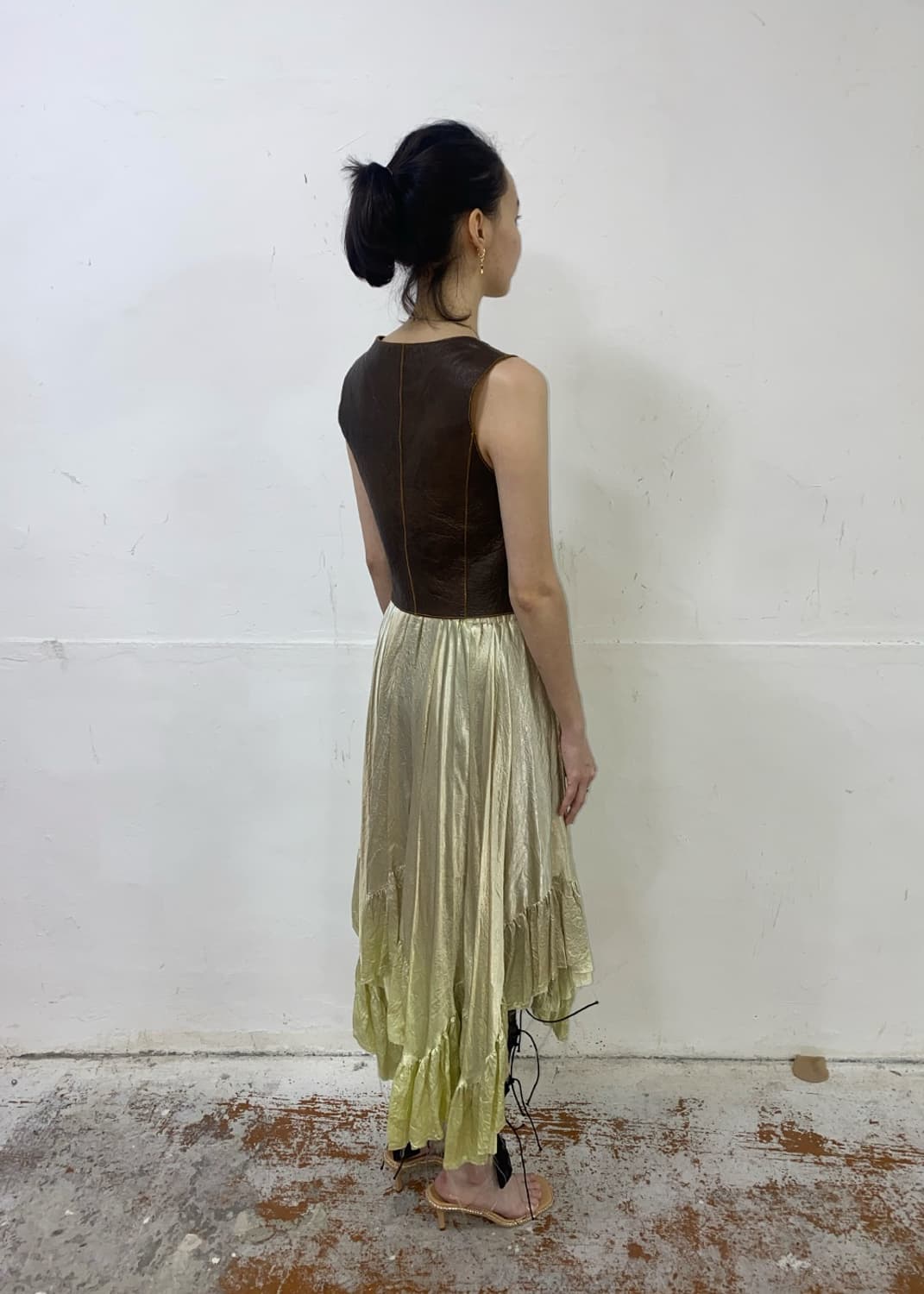 Irregular Hem Poly-Silk Shimmer Skirt 상품이미지5