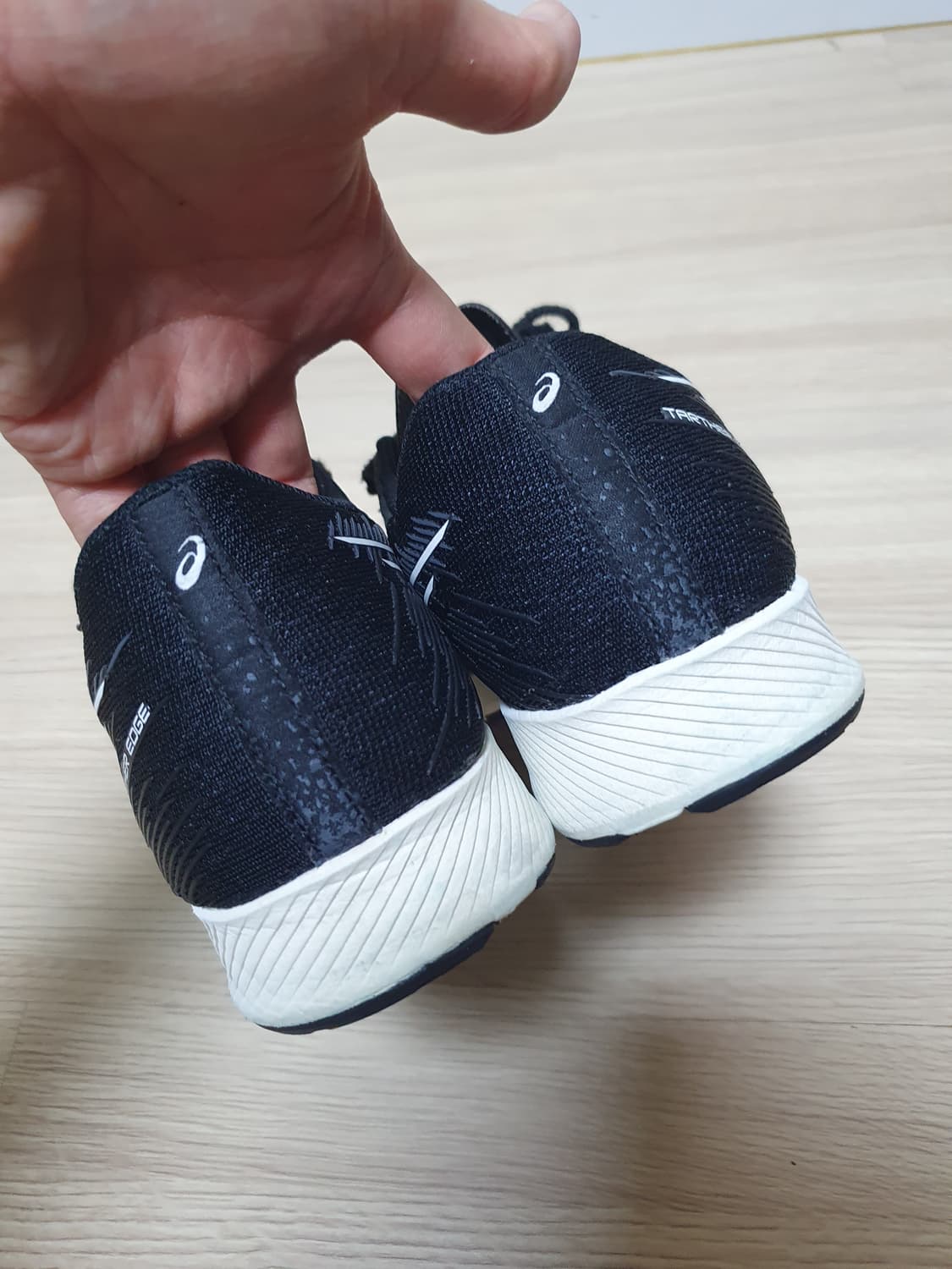 아식스 Trither Edge 블랙 런닝화 260 상품이미지6