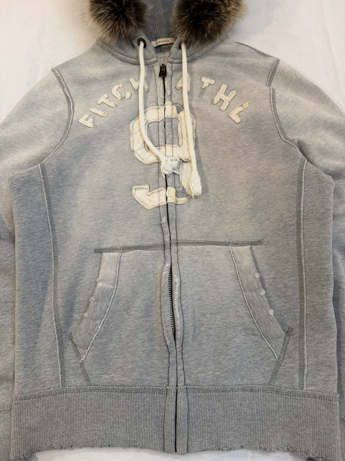 아베크롬비 y2k 울프죠 퍼 후드집업 빈티지 그레이 상품이미지2