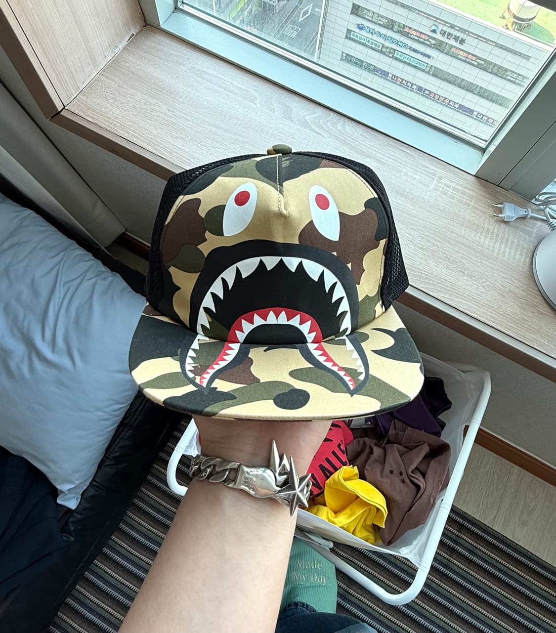 베이프 메쉬 샤크 모자 상품이미지1