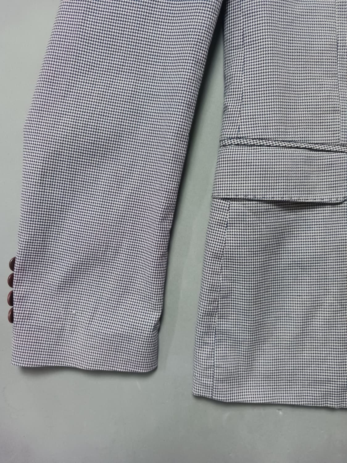 [100] 헤지스 빈티지 잔체크 슬림핏 블레이저 자켓 상품이미지4