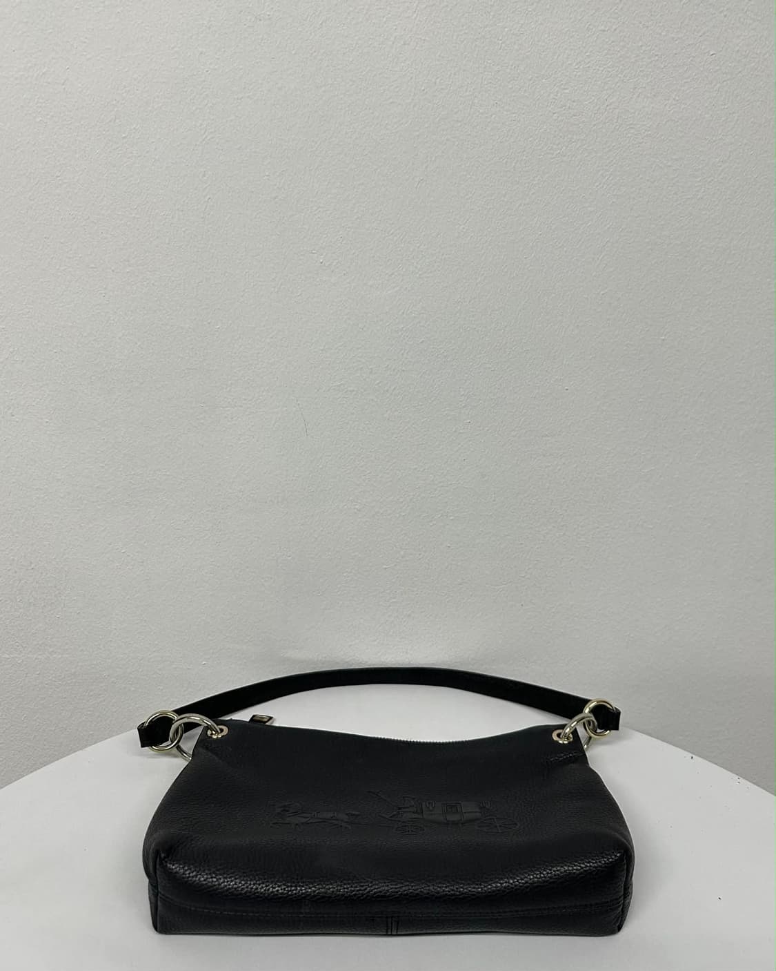 코치 블랙 마차 엠보 레더 숄더 호보백 상품이미지5