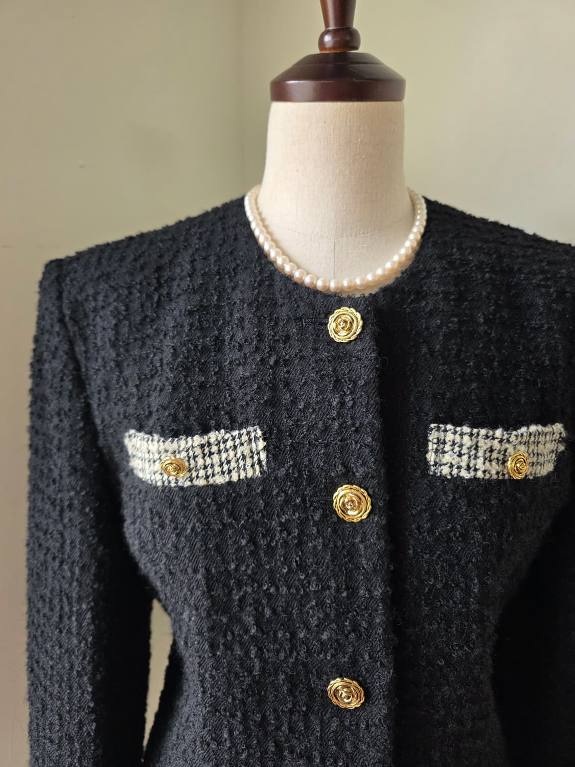 블랙 금장 버튼 부클 트위드 자켓  상품이미지3