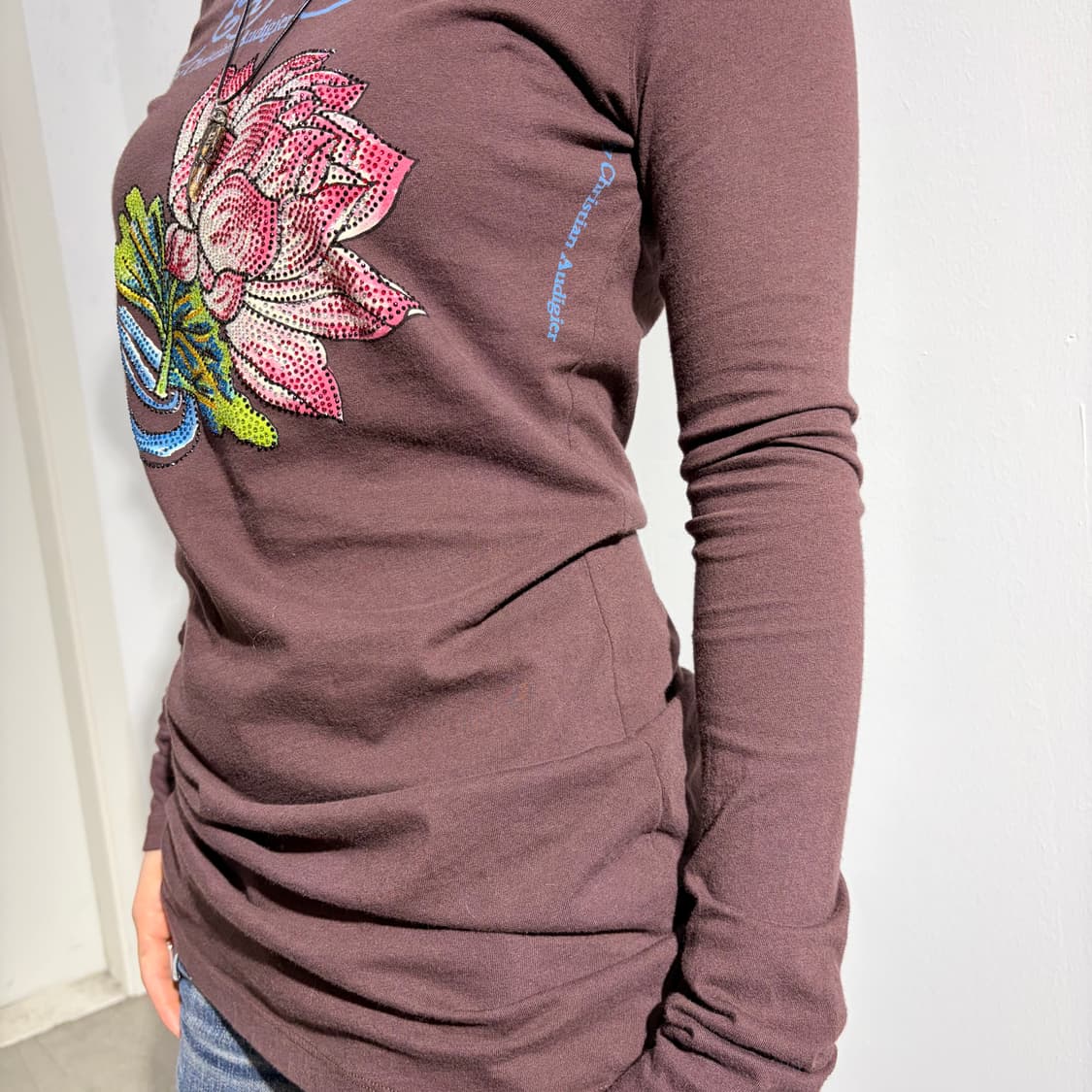 에드하디 브라운 연꽃 큐빅 비즈 긴팔 티셔츠 상품이미지3