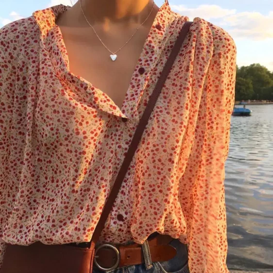 스키니피그(SKNNYPIG) 시스루 플라워 블라우스 프리사이즈 상품이미지1