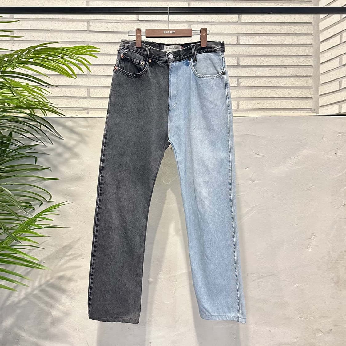 리바이스 리메이크 데님 팬츠 레귤러핏 배색 패치 로고 디테일 흑청 연청 상품이미지2