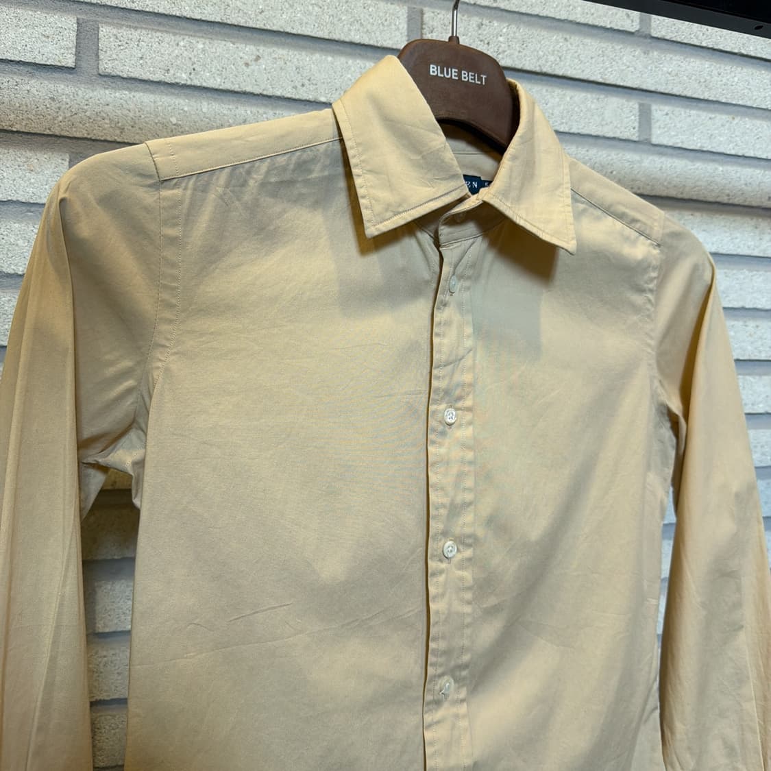 랄프로렌 베이직 코튼 셔츠 백 다트 소매자수 디테일 슬림핏 옐로우 상품이미지4