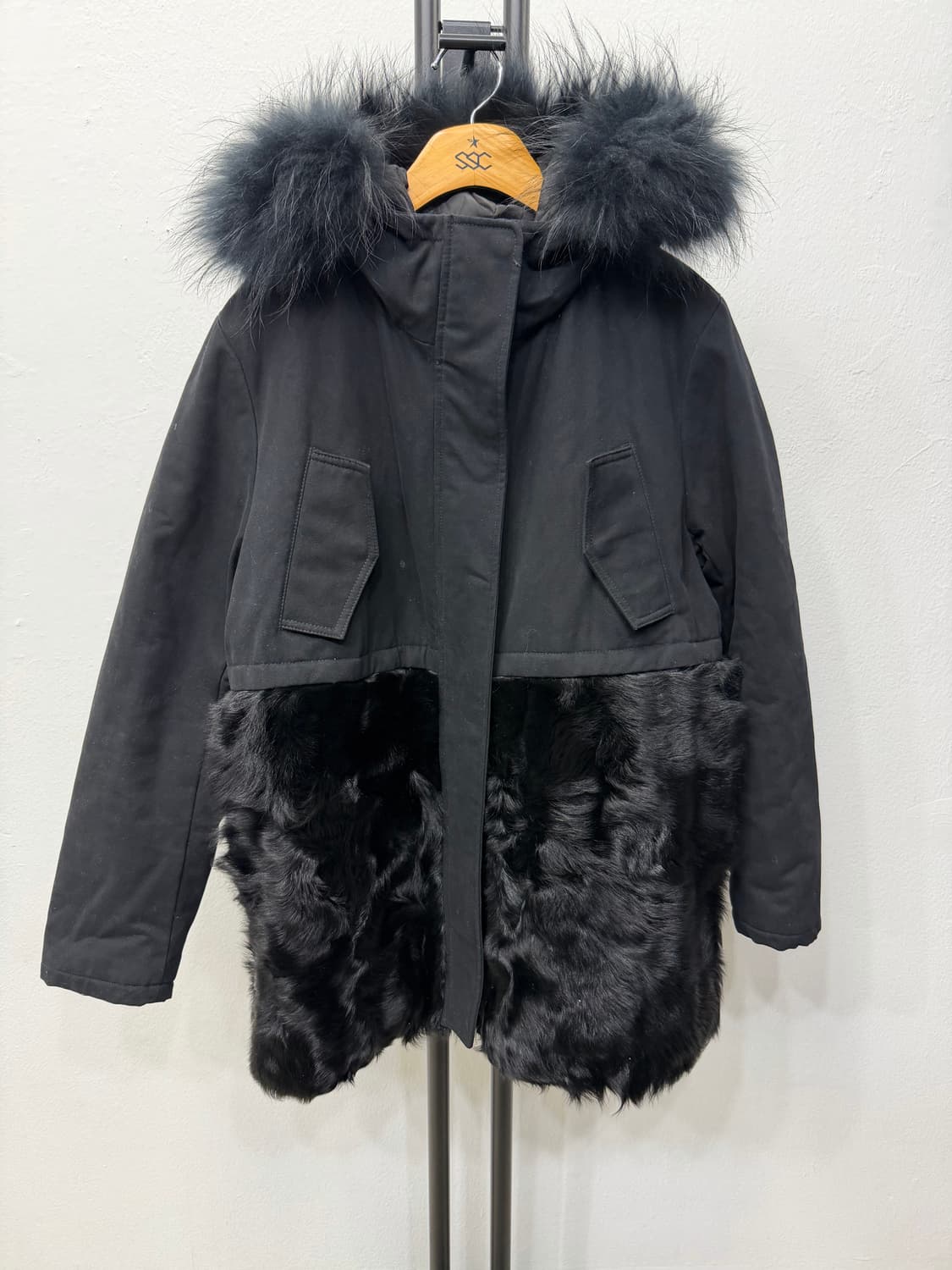 정품) 마쥬 신형 여성 오버핏 블랙 라쿤퍼 후드 자켓 36 상품이미지1