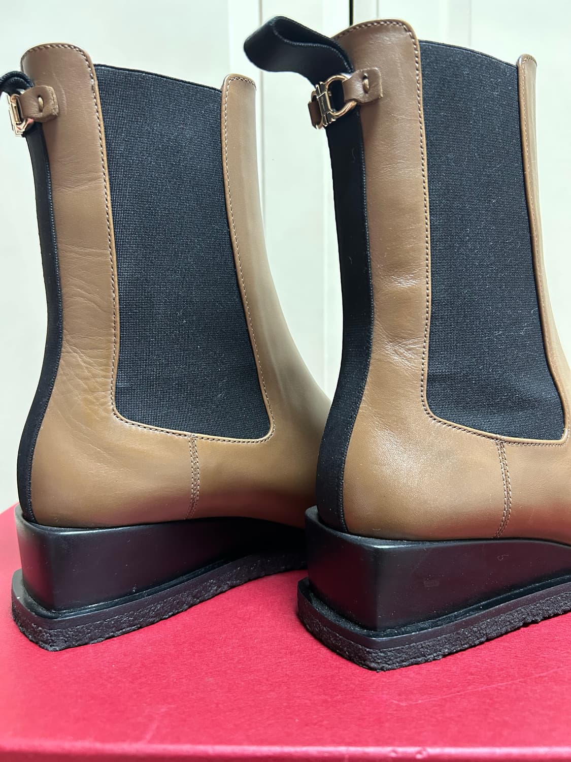 페라가모 스퀘어토 첼시부츠 (7D/245사이즈) 상품이미지3