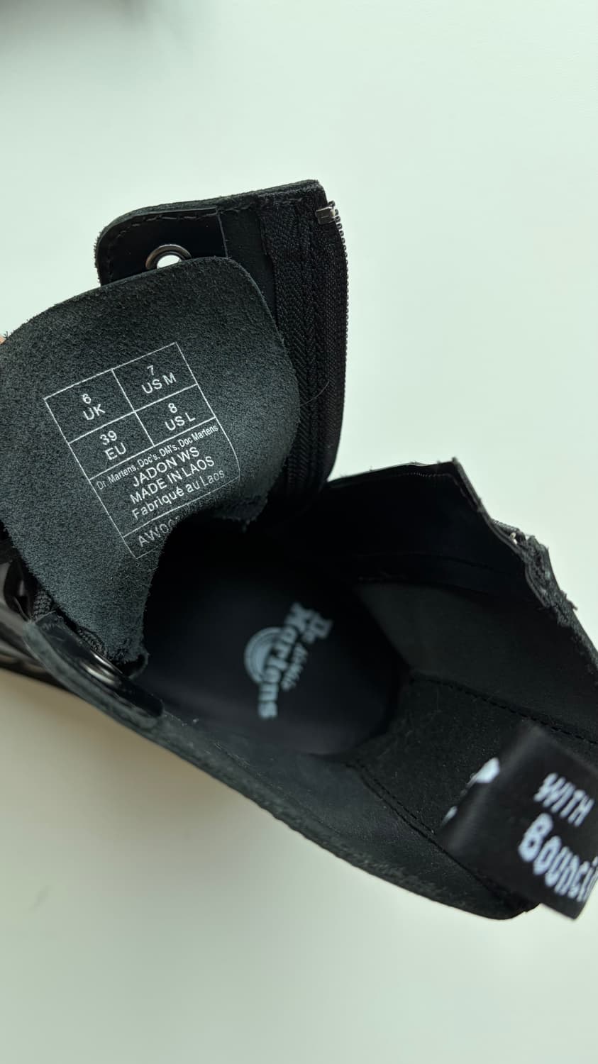 닥터마틴 제이든 화이트 스티치 8홀 부츠 상품이미지9