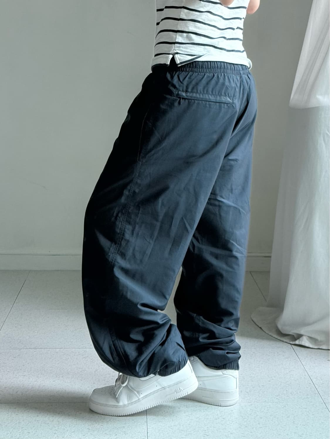 나이키 네이비 미니 로고 트랙팬츠 상품이미지3