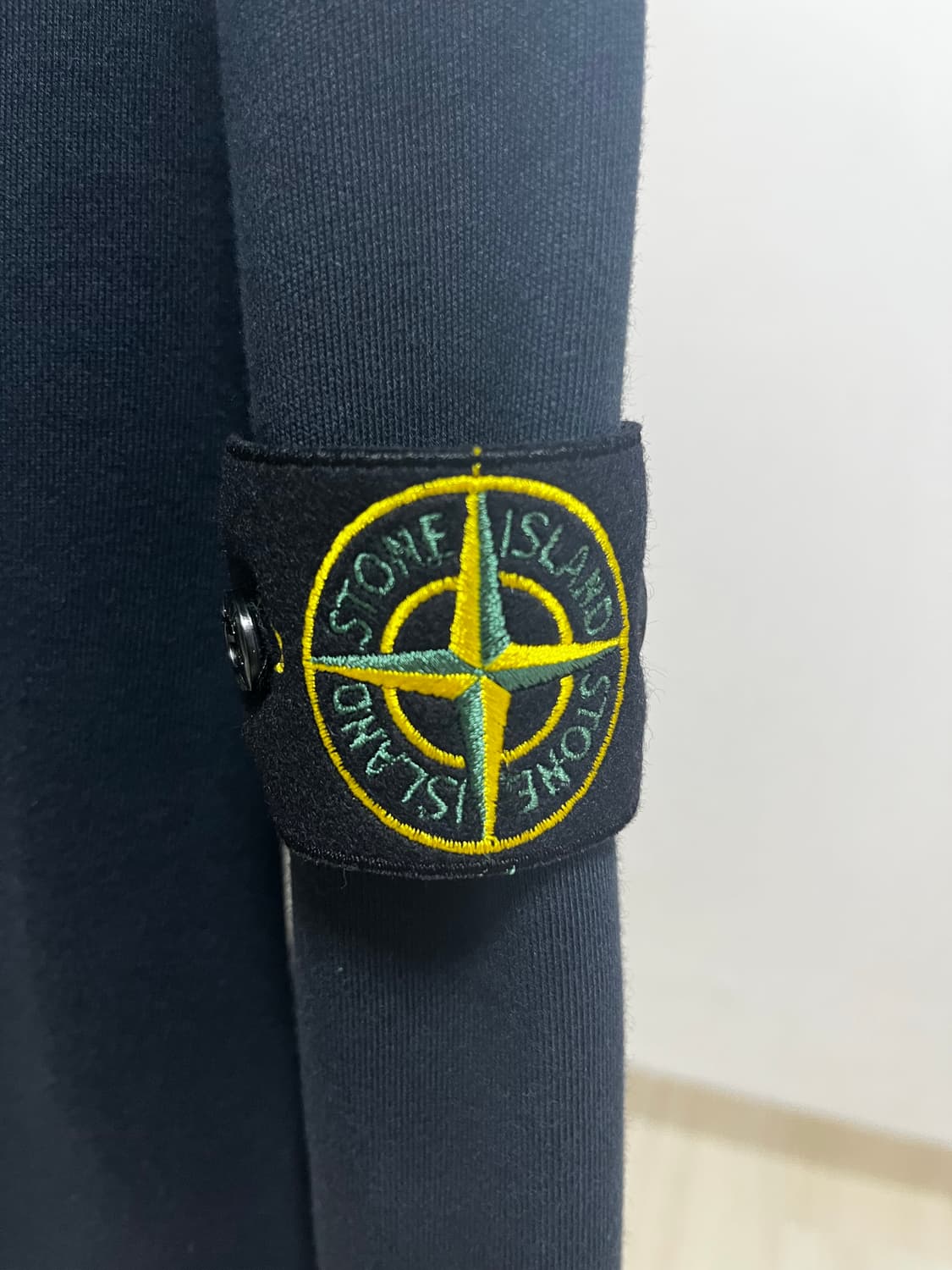 스톤아일랜드 25ss 네이비 블루 맨투맨 상품이미지3
