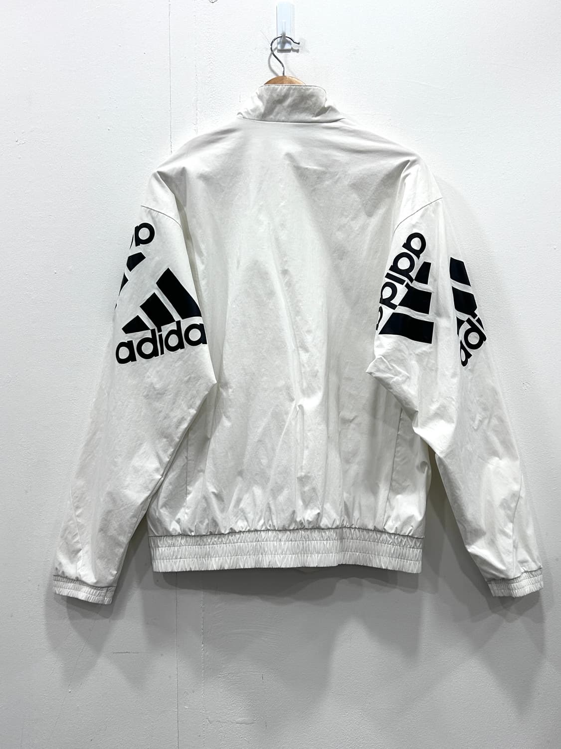 아디다스 빅 로고 바람막이 우븐 집업 자켓 오버핏 아이보리 상품이미지5