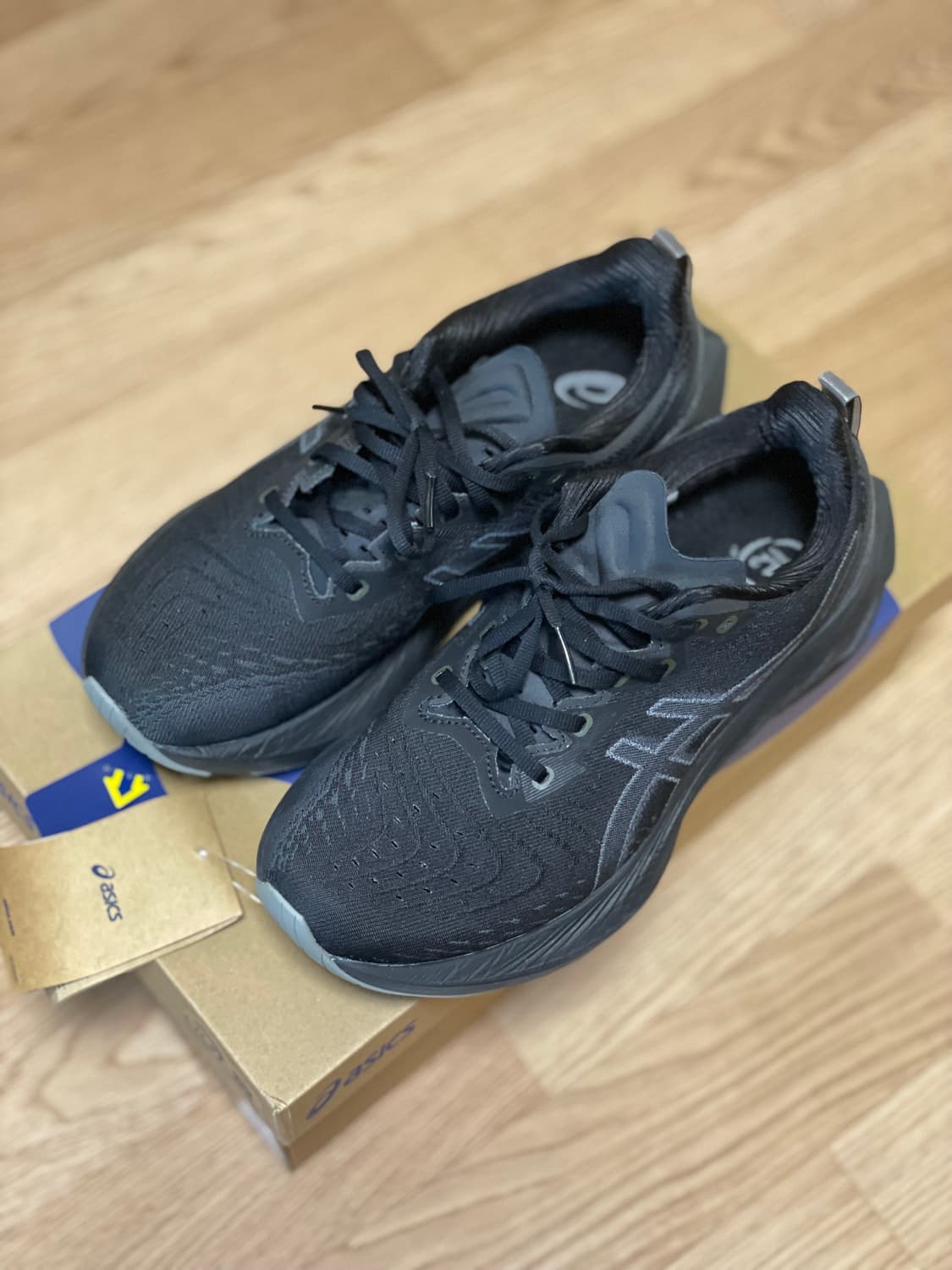 [265] 아식스 노바블라스트4 블랙 와이드 상품이미지1