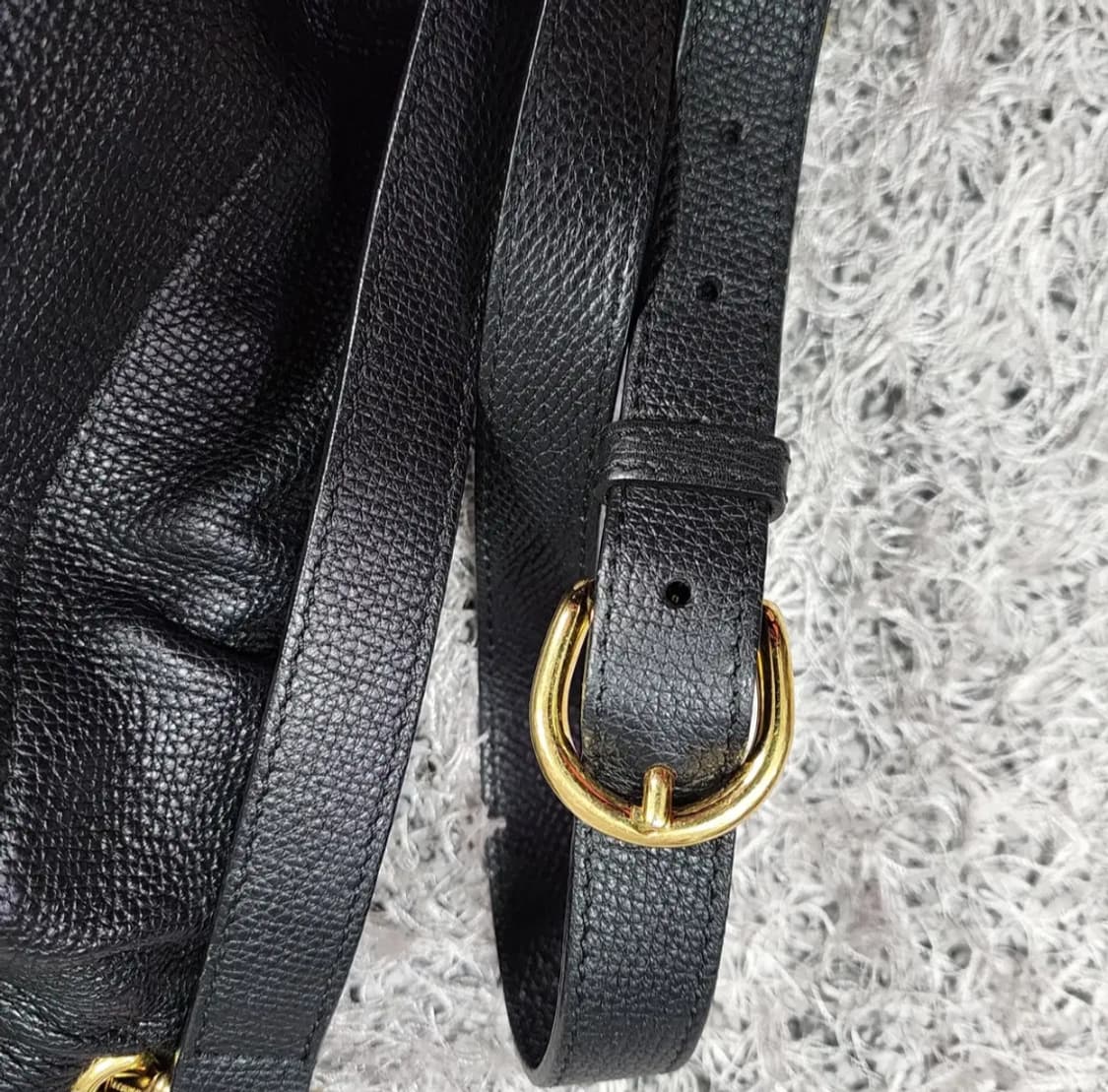 버버리 레더 크로스백 상품이미지7