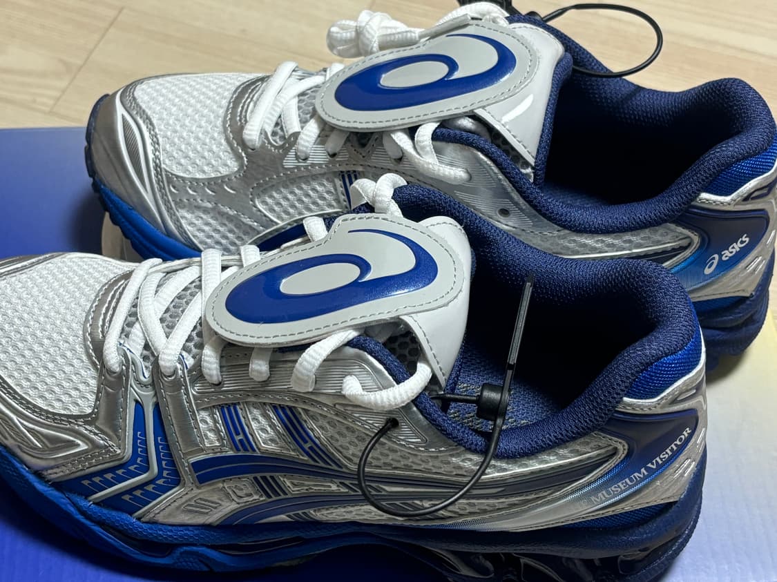 아식스 더뮤지엄비지터 젤카야노 14 상품이미지4