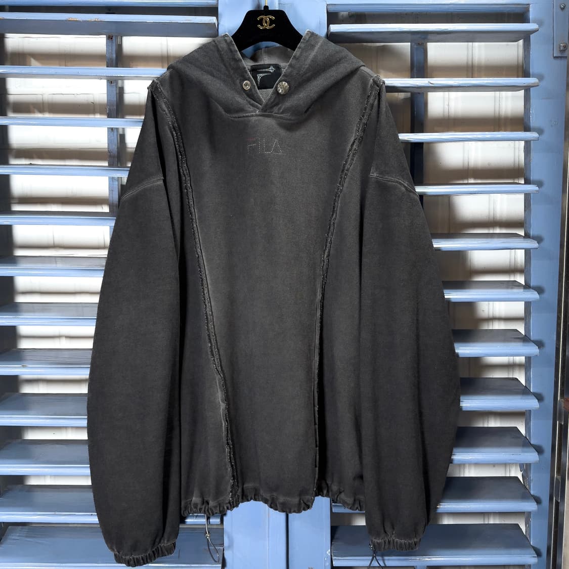 떠그클럽 X 휠라 스티치 워시드 후드스웻 상품이미지2