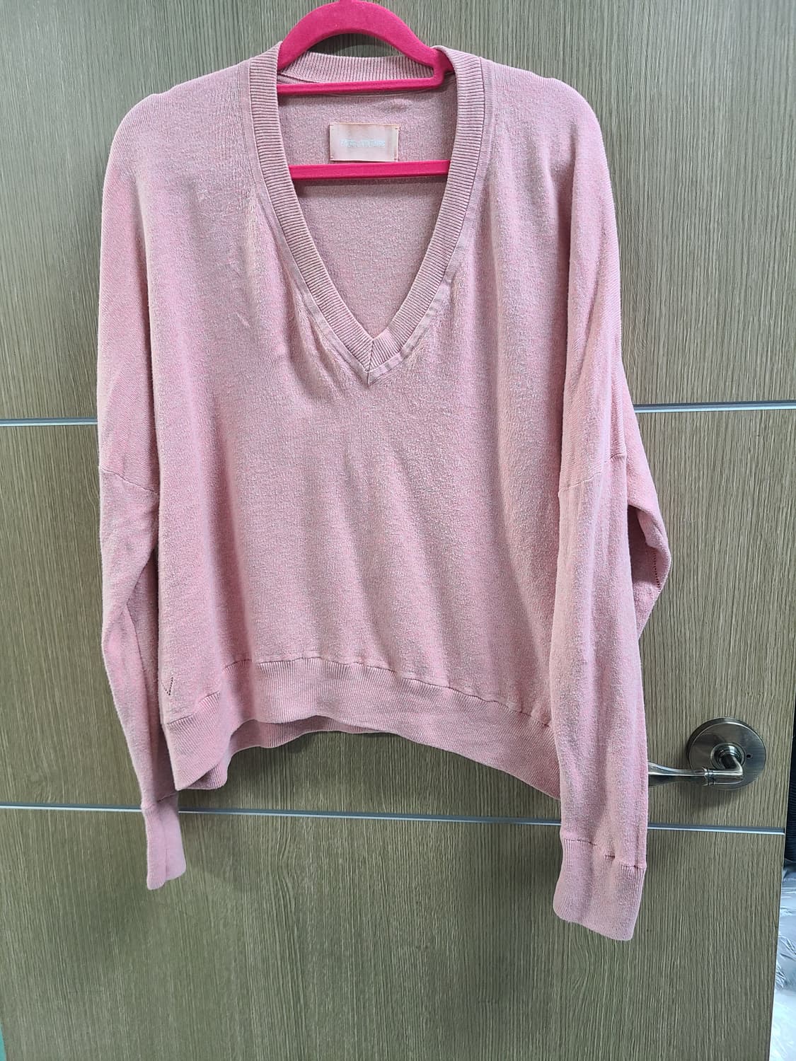 쟈딕앤볼테르 브이넥 니트 상품이미지1